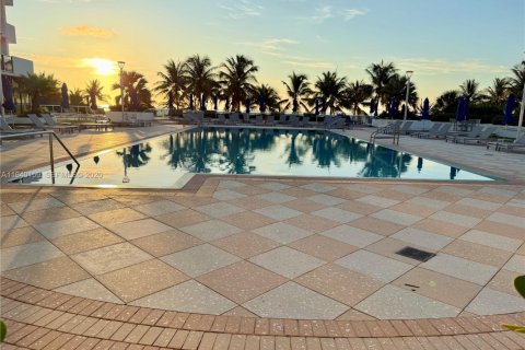 Condominio en alquiler en Miami Beach, Florida, 51.1 m2 № 2154802 - foto 29