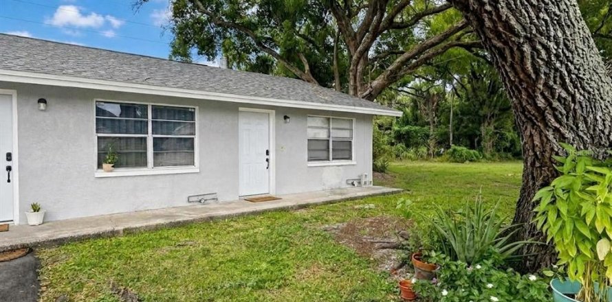 Apartment in Saint Petersburg, Florida 1 bedroom, 40.13 sq.m. № 2394356