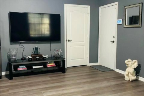 Townhouse in Port St. Lucie, Florida 3 bedrooms, 125.42 sq.m. № 2190824 - photo 15
