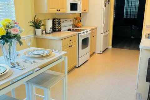 Townhouse in Port St. Lucie, Florida 3 bedrooms, 125.42 sq.m. № 2190824 - photo 5