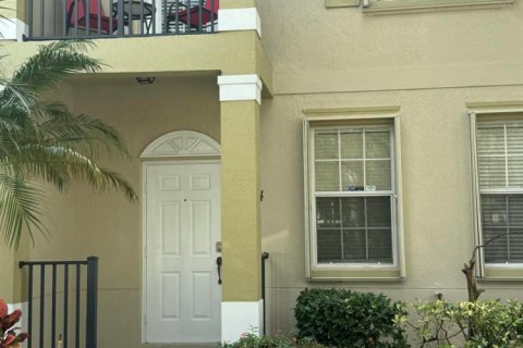 Townhouse in Port St. Lucie, Florida 3 bedrooms, 125.42 sq.m. № 2190824