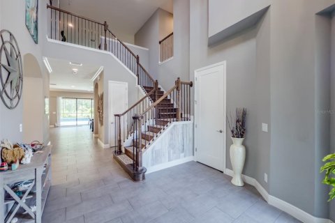 Casa en venta en Land O' Lakes, Florida, 5 dormitorios, 391.86 m2 № 1854004 - foto 2