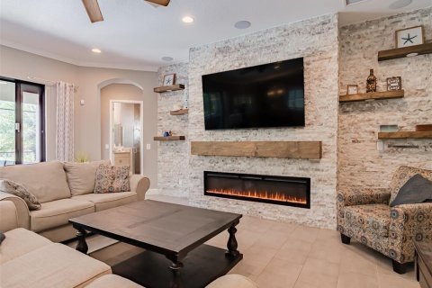 Casa en venta en Land O' Lakes, Florida, 5 dormitorios, 391.86 m2 № 1854004 - foto 4