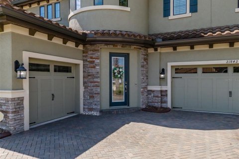 Casa en venta en Land O' Lakes, Florida, 5 dormitorios, 391.86 m2 № 1854004 - foto 10