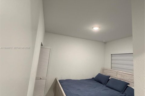 Commercial property in Homestead, Florida 129.88 sq.m. № 2004867