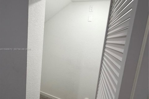 Commercial property in Homestead, Florida 129.88 sq.m. № 2004867 - photo 7