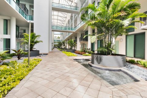 Condo in Miami Beach, Florida, 3 bedrooms  № 1862669 - photo 2