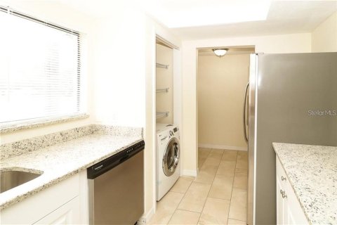 Immobilier commercial à vendre à Spring Hill, Floride: 8 chambres, 490.52 m2 № 2403038 - photo 5