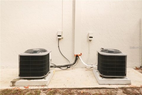 Immobilier commercial à vendre à Spring Hill, Floride: 8 chambres, 490.52 m2 № 2403038 - photo 20