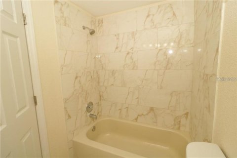 Immobilier commercial à vendre à Spring Hill, Floride: 8 chambres, 490.52 m2 № 2403038 - photo 17