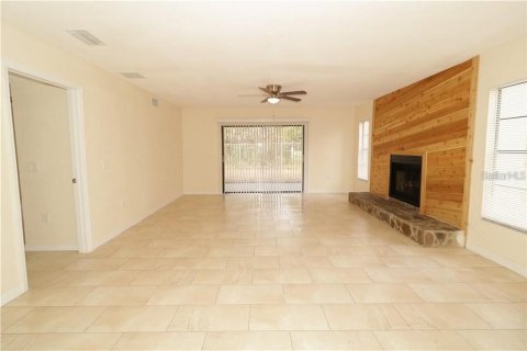 Immobilier commercial à vendre à Spring Hill, Floride: 8 chambres, 490.52 m2 № 2403038 - photo 8