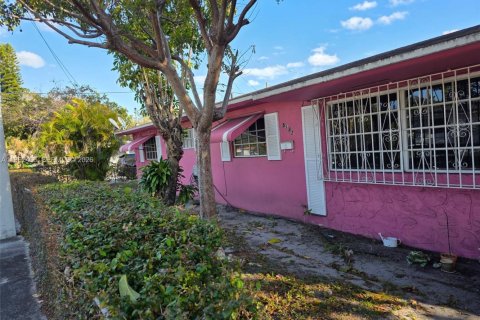 Купить виллу или дом в Майами, Флорида 3 спальни, 111.11м2, № 2027409 - фото 2