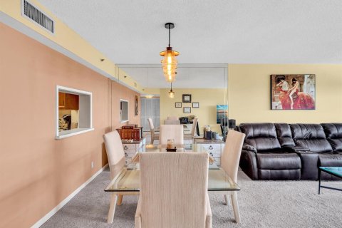 Condominio en venta en Fort Lauderdale, Florida, 1 dormitorio, 93.37 m2 № 2077436 - foto 18