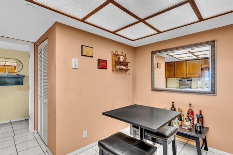 Condominio en venta en Fort Lauderdale, Florida, 1 dormitorio, 93.37 m2 № 2077436 - foto 27