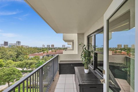Condominio en venta en Fort Lauderdale, Florida, 1 dormitorio, 93.37 m2 № 2077436 - foto 2