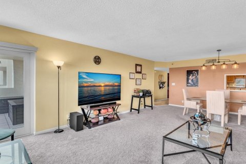 Condominio en venta en Fort Lauderdale, Florida, 1 dormitorio, 93.37 m2 № 2077436 - foto 21