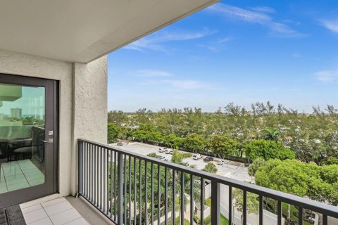 Condominio en venta en Fort Lauderdale, Florida, 1 dormitorio, 93.37 m2 № 2077436 - foto 14