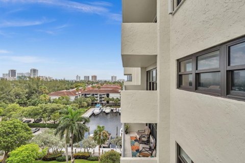 Condominio en venta en Fort Lauderdale, Florida, 1 dormitorio, 93.37 m2 № 2077436 - foto 15