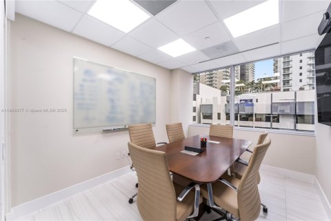Immobilier commercial à vendre à Miami, Floride № 2022581 - photo 7
