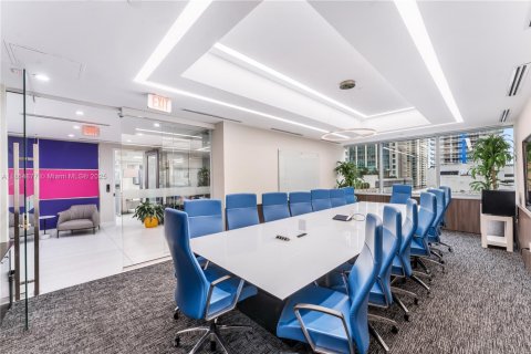 Immobilier commercial à vendre à Miami, Floride № 2022581 - photo 4