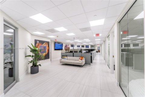 Immobilier commercial à vendre à Miami, Floride № 2022581 - photo 8