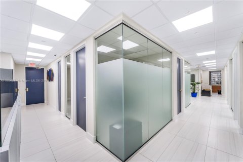 Immobilier commercial à vendre à Miami, Floride № 2022581 - photo 13