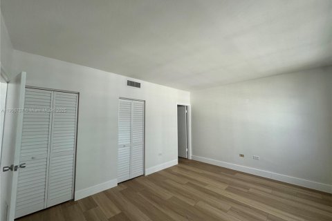 Copropriété à louer à Miami, Floride: 2 chambres, 91.97 m2 № 1963281 - photo 8