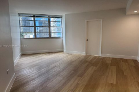 Copropriété à louer à Miami, Floride: 2 chambres, 91.97 m2 № 1963281 - photo 6