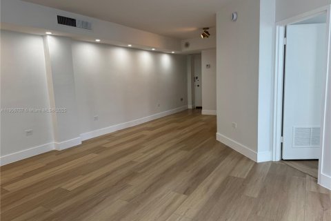 Copropriété à louer à Miami, Floride: 2 chambres, 91.97 m2 № 1963281 - photo 5