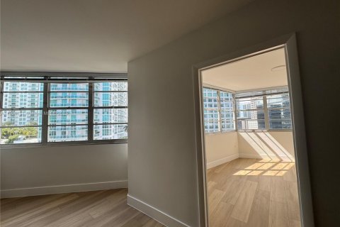 Copropriété à louer à Miami, Floride: 2 chambres, 91.97 m2 № 1963281 - photo 7