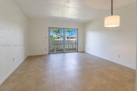 Condominio en venta en Palmetto Bay, Florida, 1 dormitorio, 53.42 m2 № 2091047 - foto 9