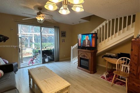 Adosado en venta en Weston, Florida, 2 dormitorios, 90.02 m2 № 1971630 - foto 2