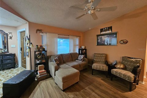 House in Saint Petersburg, Florida 3 bedrooms, 146.04 sq.m. № 1529617 - photo 20