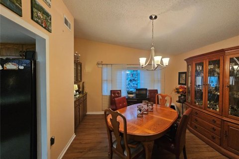 House in Saint Petersburg, Florida 3 bedrooms, 146.04 sq.m. № 1529617 - photo 22