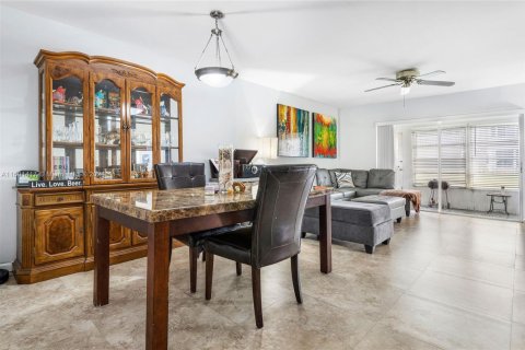 Condo in Margate, Florida, 2 bedrooms  № 1862199 - photo 7