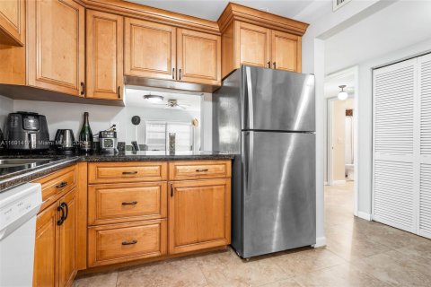 Condo in Margate, Florida, 2 bedrooms  № 1862199 - photo 6