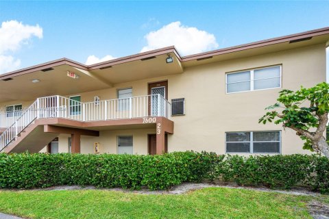 Condo in Margate, Florida, 2 bedrooms  № 1862199 - photo 2