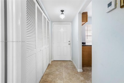 Condo in Margate, Florida, 2 bedrooms  № 1862199 - photo 3