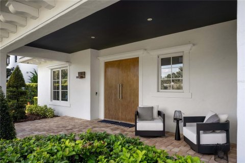 House in Windermere, Florida 4 bedrooms, 340.95 sq.m. № 1408587 - photo 2