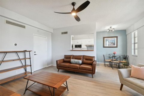 Condominio en alquiler en Tampa, Florida, 1 dormitorio, 53.79 m2 № 1687736 - foto 5