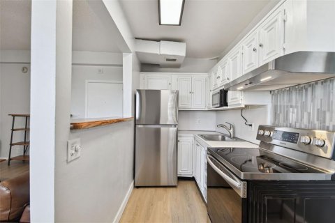 Condominio en alquiler en Tampa, Florida, 1 dormitorio, 53.79 m2 № 1687736 - foto 19