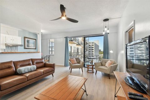 Condominio en alquiler en Tampa, Florida, 1 dormitorio, 53.79 m2 № 1687736 - foto 4