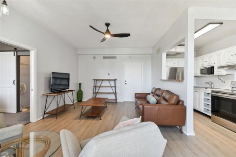Condominio en alquiler en Tampa, Florida, 1 dormitorio, 53.79 m2 № 1687736 - foto 8