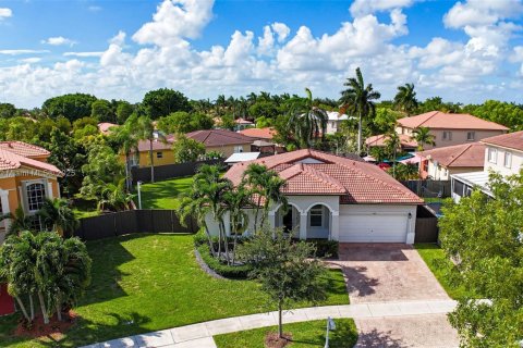 House in Homestead, Florida 5 bedrooms, 182.74 sq.m. № 1714642 - photo 6