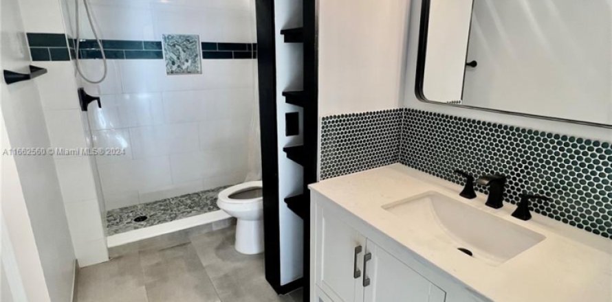 Condo in Deerfield Beach, Florida, 2 bedrooms  № 1396102
