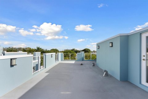 Touwnhouse à louer à Fort Lauderdale, Floride: 4 chambres, 190.45 m2 № 2170708 - photo 29