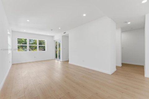 Touwnhouse à louer à Fort Lauderdale, Floride: 4 chambres, 190.45 m2 № 2170708 - photo 8
