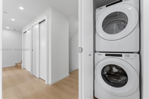 Touwnhouse à louer à Fort Lauderdale, Floride: 4 chambres, 190.45 m2 № 2170708 - photo 14