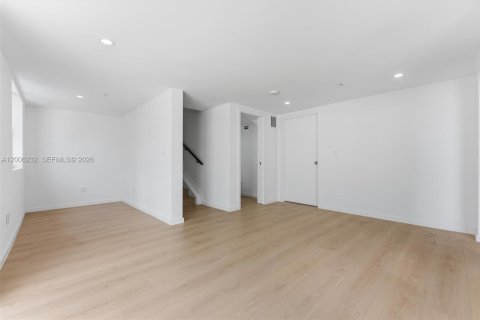Touwnhouse à louer à Fort Lauderdale, Floride: 4 chambres, 190.45 m2 № 2170708 - photo 25