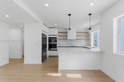 Touwnhouse à louer à Fort Lauderdale, Floride: 4 chambres, 190.45 m2 № 2170708 - photo 4